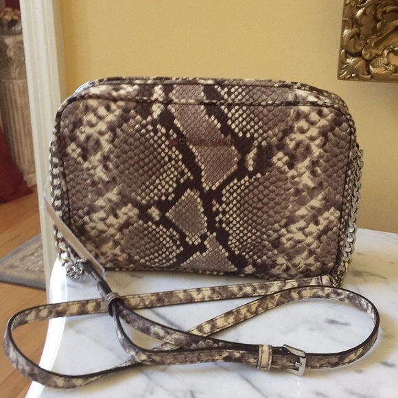 Michael Kors Handbags - MIchael Kors crossbody NWT